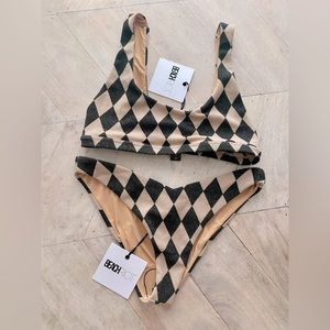 Beach Riot Bikini, Peyton Top + Vanessa Bottoms, Diamond Shine, Size M